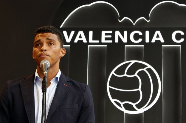 Aderllan Santos, el día de su presentación
