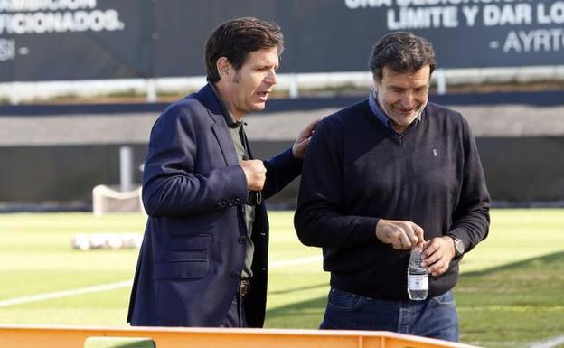 Mateu Alemany habla con José Ramón Alesanco