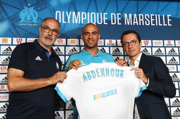 Abdennour posa con la camiseta del Marsella.