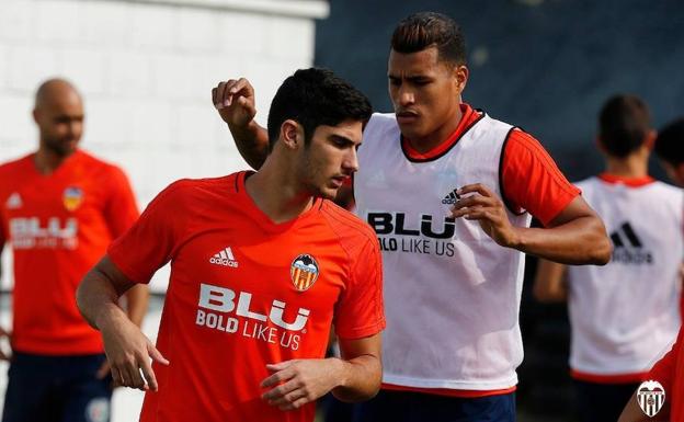 Gonçalo Guedes en el entrenamiento de hoy.