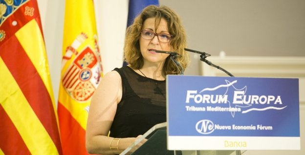 La consellera de Agricultura y Medio Ambiente, Elena Cebrián, en el Fórum Europa. / damián torres