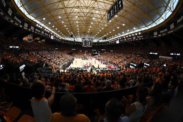 La Fonteta, llena, durante la final de la ACB entre el Valencia Basket y el Real Madrid