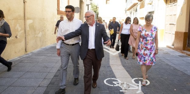 Autoridades visitan el barrio de San José Obrero en Alboraya.