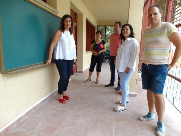 Visita a uno de los centros escolares de la ciudad.