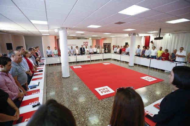 La nueva ejecutiva de Puig, ayer, al comenzar la reunión.