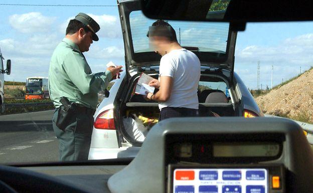 Imagen de archivo de un control de la Guardia Civil.