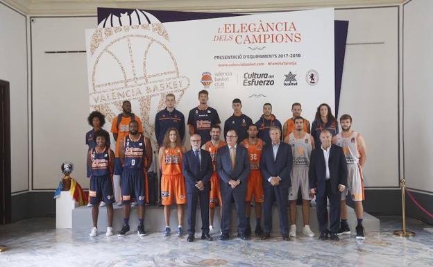Presentación de la equipación del Valencia Basket para la temporada 2017/18.
