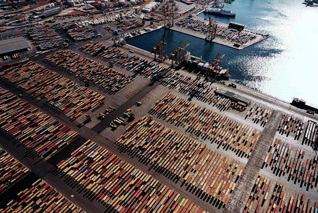 Terminal de contenedeores del puerto griego del Pireo, propiedad de Cosco.