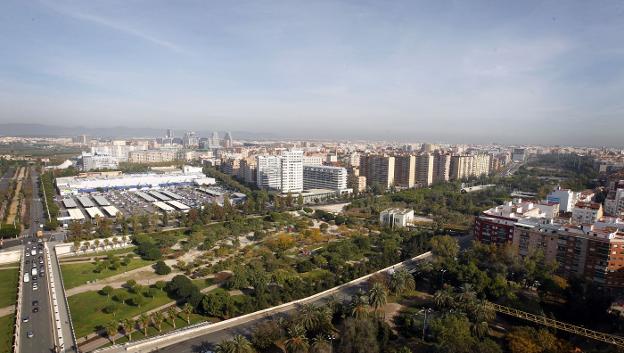 Edén. Panorámica del Jardín del Turia, a su paso por el barrio de Campanar, junto al término de Mislata. / t. Rodríguez