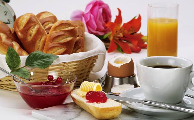 Saltarse el desayuno puede ser tan malo como fumar