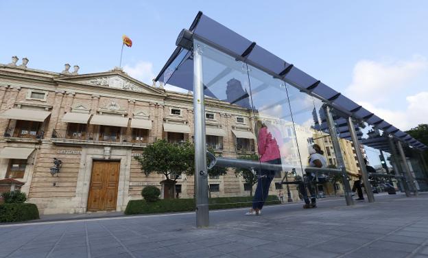 La macroparada, enfrente de Capitanía General. / manuel molines