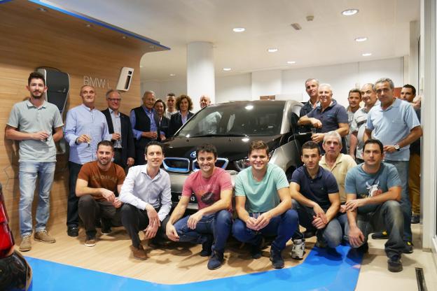 Manuel Bertolín, con el equipo de la concesión en Valencia./