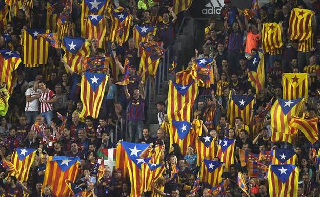 Esteladas en la final de Copa de 2015. /AFP