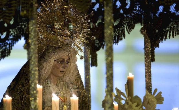 Procesión de Lunes Santo en Sevilla/LAS PROVINCIAS