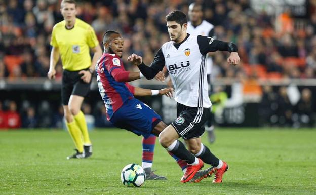 Guedes, en el derbi contra el Levante UD. /Jesús Signes