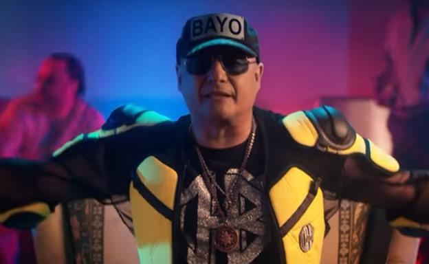 Ximo Bayo promociona 'Narcos' en Valencia./YouTube