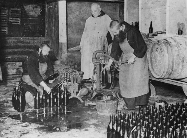 Los monjes trapenses de Saint Sixtus, en Bélgica, llevan fabricando sus cerverzas desde 1831 con un método artesanal y secreto. / getty images