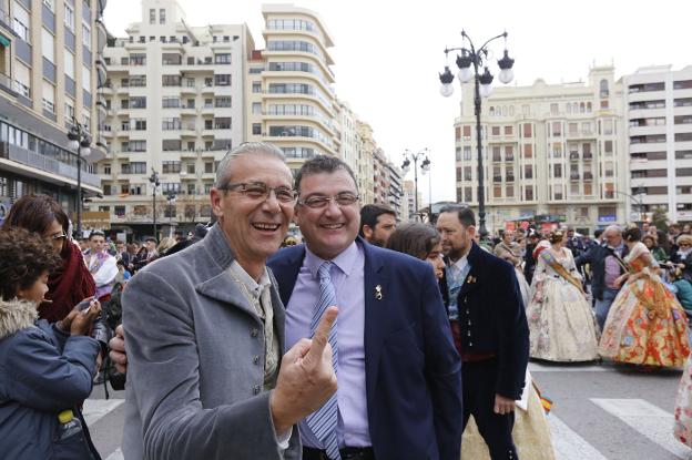 Pere Baenas (d), junto al presidente de Convento Jerusalén, Santiago Ballester. / Manuel Molines