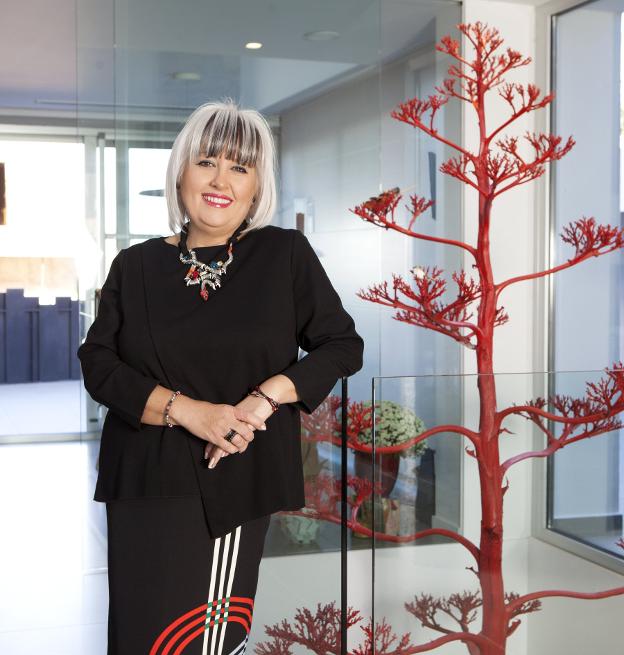 Paqui García, madrina de la Semana Santa de Gandia. / lp