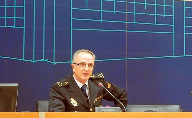 El inspector jefe Juan Carlos Casas, al mando del grupo de delitos tecnológicos de la Policía. /LP