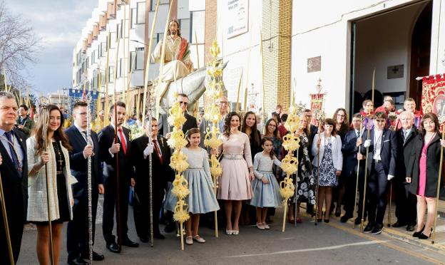 La Semana Santa llena de representaciones y palmas Torrent y Benetússer