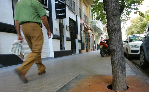 Una calle de la zona de Cánovas, en Valencia, donde se produjo uno de los robos./J. SIGNES
