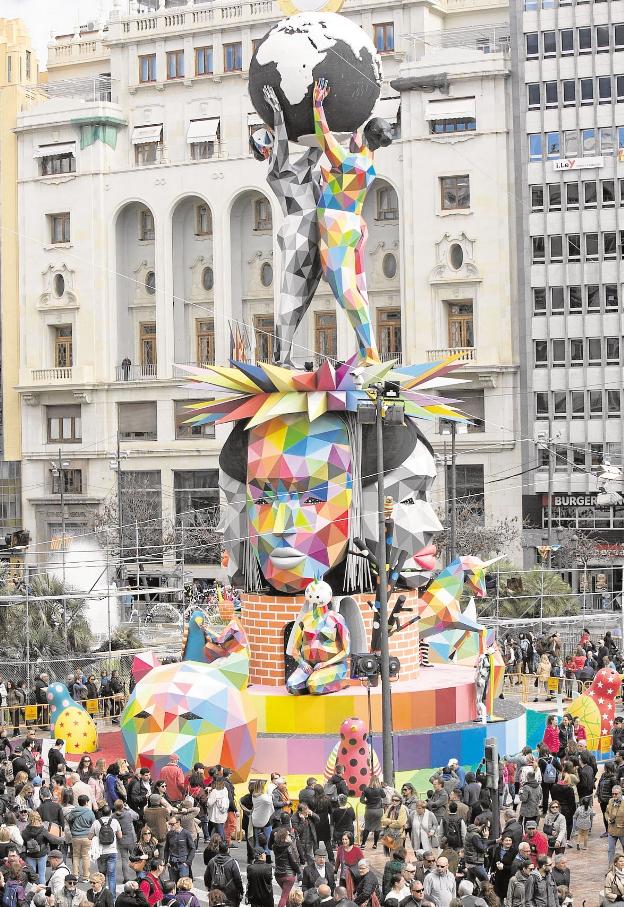 La falla municipal de Latorre y Sanz y Okuda. / damián torres