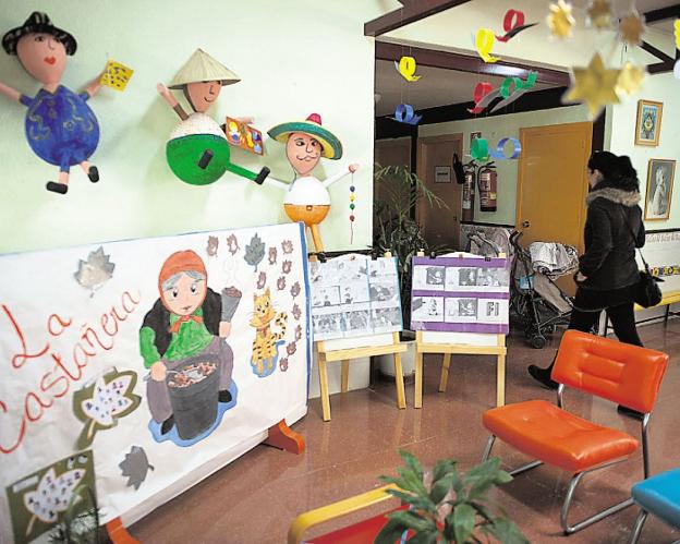 Vestíbulo de una escuela infantil, en una imagen de archivo. / alberto aragón