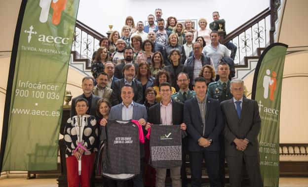 Los promotores de la prueba, ayer en la Diputación de Valencia. / lp
