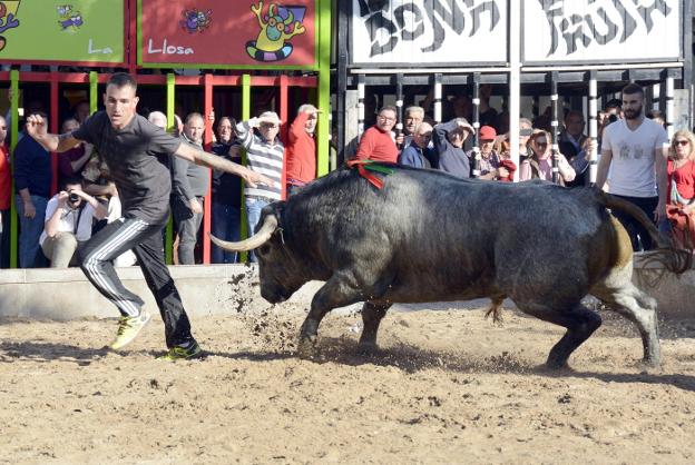 Adolfo Martín pone
la emoción en La Llosa
