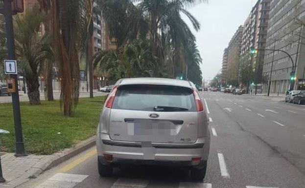 El coche.