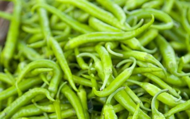 Hospitalizado con problemas cerebrales tras comerse la guindilla más picante del mundo