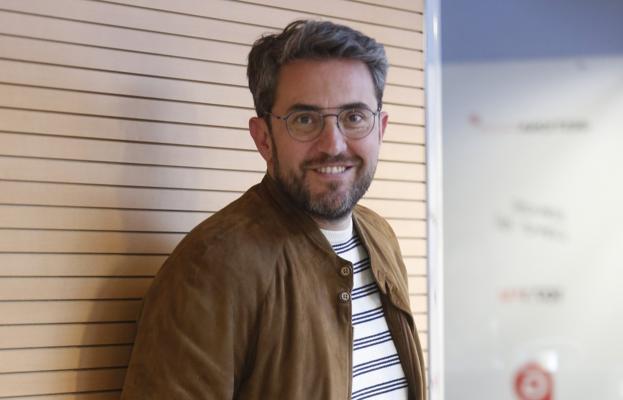 El escritor Màxim Huerta, ayer, en Valencia. / juanjo monzó