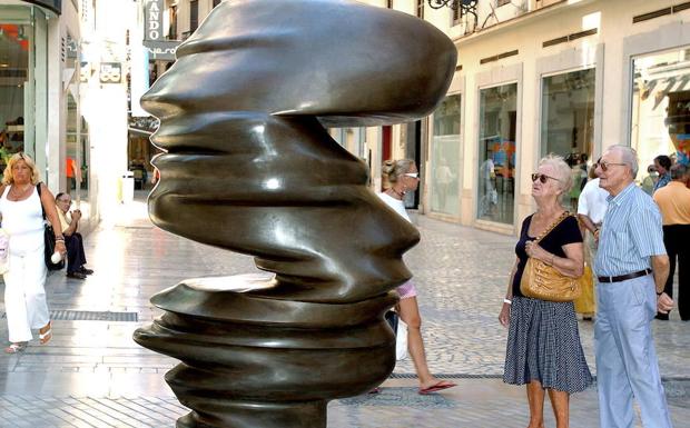 Una escultura de Tony Cragg en Málaga. /