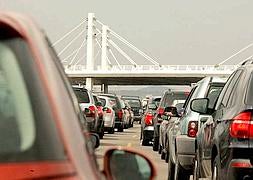 El tráfico en Valencia: retenciones de hasta 13 kilómetros en la A-3 y A-7