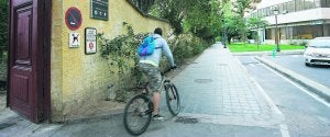 Parte del muro que se protegerá en recuerdo del valor patrimonial del jardín. :: JESÚS SIGNES/