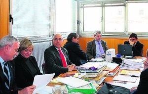 El jurado del premio científico durante la deliberación.
:: LP/