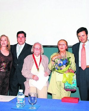 Salvador Soria (centro), cuando fue nombrado Hijo Adoptivo:: LP/