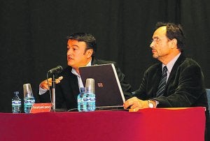 Los ponentes, Chulvi y Soler, en el Foro por el Cambio. ::
LP/