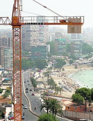Playa de la Albufereta, en la que se ejecutan las obras. ::
C. R./