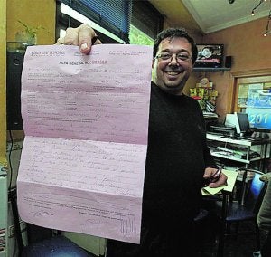 El bar Spirit mantiene su particular cruzada contra la Ley Antitabaco