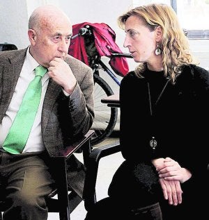 Valiente y el Síndic, que investigará las protestas. / Efe/J. Cárdenas/