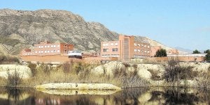 Panorámica del complejo penitenciario de Fontcalent, donde están la cárcel, el psiquiátrico y el Centro de Inserción Social. :: ALEX DOMÍNGUEZ/