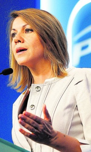 María Dolores de Cospedal, en una rueda de prensa. / Efe/