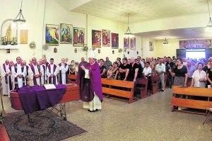 El Arzobispo de Valencia oficia el sepelio del Padre Ximo. / Alberto Sáiz
/ Avan/