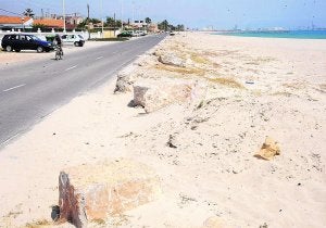 Uno de los tramos de la playa afectada por la refinería. ::
LP/