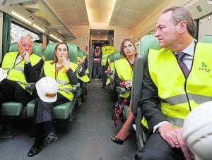 Margallo, Pastor, Castedo y Fabra, ayer, en la visita a las obras del AVE Madrid-Alicante. :: RAFA MOLINA/