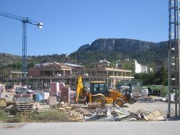 Construcción de un centro para enfermos mentales en Xàtiva./