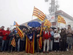 Concentración contra el cierre de un repetidor en Alicante. / EFE/
