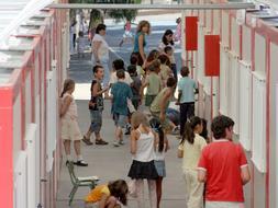 Barracones de un colegio público de Alicante. / Carlos Rodríguez./